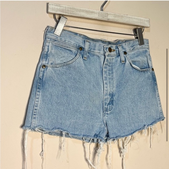 Vintage Wrangler Light Wash Denim Shorts - Picture 2 of 2